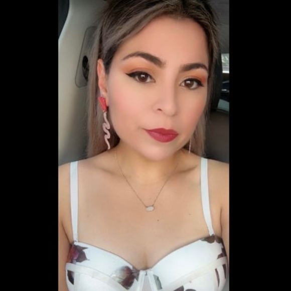 Meet your Posher, Karla - Picture 1 of 1